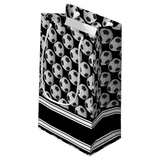 Zwart-witte Voetballen personaliseren Klein Cadeauzakje (Achterkant Gekanteld)