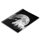 Zwart-witte wolf die op de maan vliegt notitieboek (Linkerzijde)