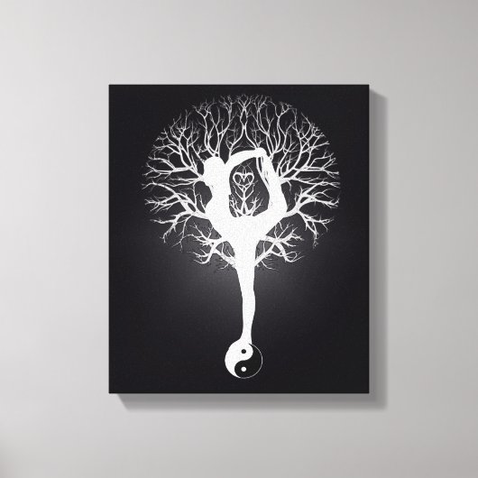 Zwart-witte yogoboom met vrouw en yin yang. canvas afdruk (Voorkant)