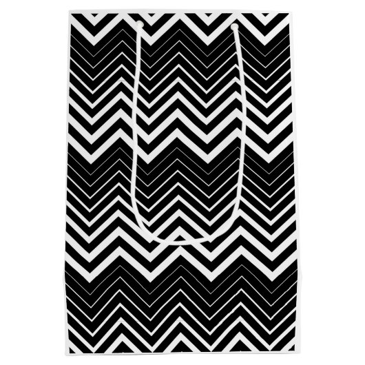 Zwart-witte zigzag Chevron Medium Cadeauzakje (Achterkant)