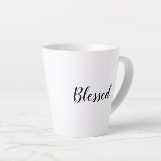 Zwart-wittekst aangepast aangepast script, schatti latte mok (Rechterhoek)