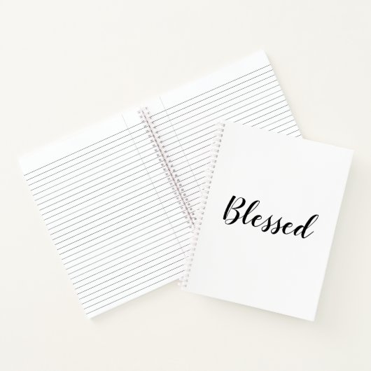 Zwart-wittekst aangepast aangepast script, schatti notitieboek (Binnen)