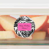 Zwart-witzebra afdrukken met warmroze verjaardag labels (Aangebracht)
