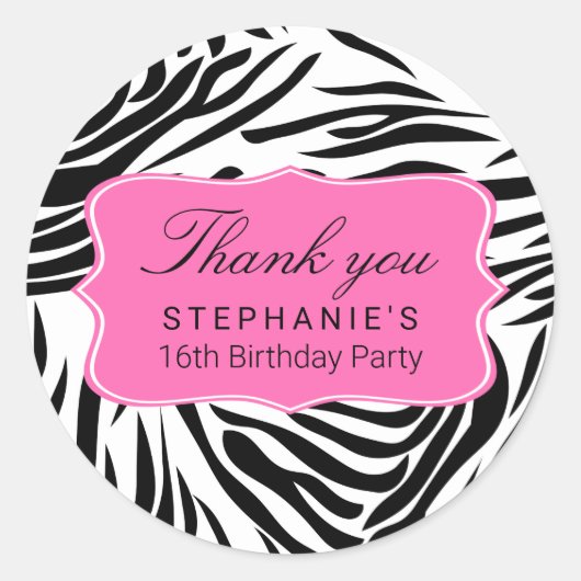 Zwart-witzebra afdrukken met warmroze verjaardag ronde sticker (Voorkant)