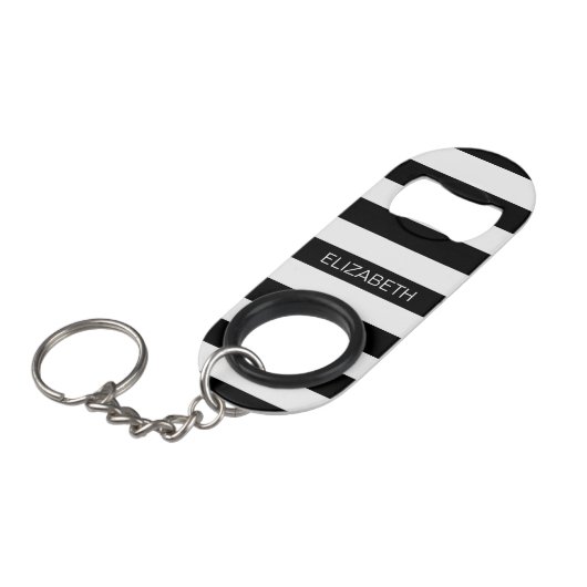 Zwart WT Horizontale Preppy Streep #2 Naam Monogra Sleutelhanger Flessenopener (Voorkant Gekanteld)