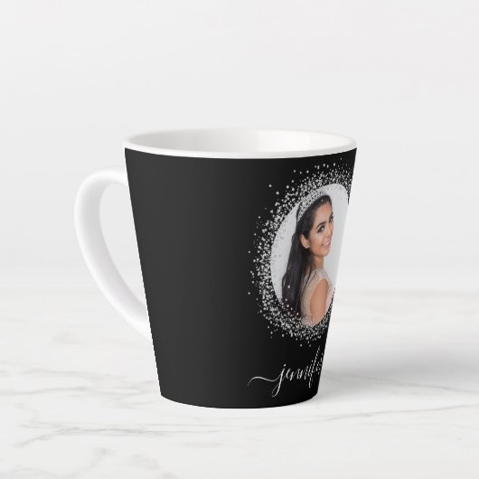 Zwart zilveren fotoglitter-naamscript latte mok (Linkerhoek)