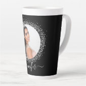 Zwart zilveren fotoglitter-naamscript latte mok (Rechterhoek)
