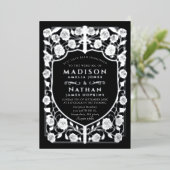 Zwart Zwaard Schild Middeleeuws Monogram Huwelijk Folie Uitnodiging (Staand Voorkant)