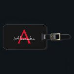 Zwart zwart script meisjesmonogram naam bagagelabel<br><div class="desc">Zwart en rood Monogram Voeg je eigen naam Script Bagagetas Label De tas label maakt de perfecte lieve 16 jarig,  bruiloft,  vrijgezellenfeest,  baby shower of vrijgezellenfeest cadeau voor iemand die haar kamer in stijl versieren.</div>