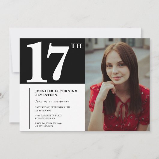 Zwarte 17e verjaardag uitnodigingen Modern Chic Fo (Voorkant)