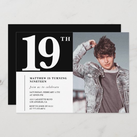 Zwarte 19e verjaardag uitnodigingen Modern Chic Fo (Voorkant / Achterkant)