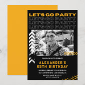 Zwarte 65e verjaardagsuitnodigingen Mannen Fotospr Kaart (Voorkant / Achterkant)