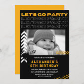 Zwarte 6e verjaardag uitnodigingen Boy Photo Spray (Voorkant / Achterkant)