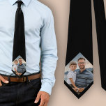 Zwarte aangepaste familiefoto stropdas<br><div class="desc">Black Custom Family Foto stropdas. Een perfect cadeau voor een vader of grootvader op Vaderdag,  verjaardag of Kerstmis.</div>