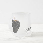 Zwarte aardbei matglas koffiemok (Voorkant links)