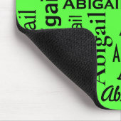 Zwarte ABIGAIL naam op neon groen Muismat (Hoek)