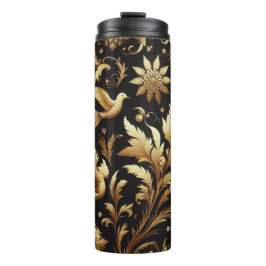 Zwarte achtergrond en gouden bladeren thermosbeker