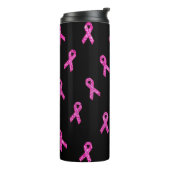 Zwarte achtergrond roze lint thermosbeker (Gedraaid links)