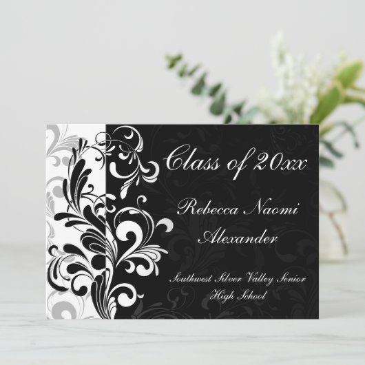 Zwarte achtergrondbekendmaking Afstuderen scrollen Kaart (Staand voorkant)