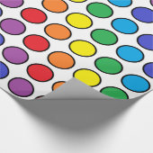 Zwarte afgedekte regenboogpoliekstippen cadeaupapier (Hoek)