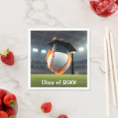 Zwarte afstudeerdop op een vlammende honkbal servet (Insitu)