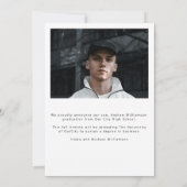 Zwarte afstudeerfoto van afgestudeerde van de klas aankondiging (Achterkant)