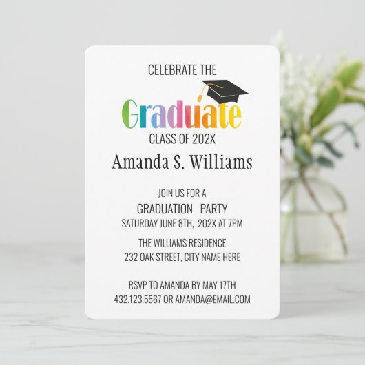 Zwarte afstudeerhoed afstudeerfeest uitnodiging (Staand voorkant)