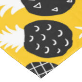 Zwarte anananas tafelkleed (Gekanteld)