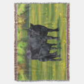 Zwarte Angus-Koe en Cute Calf in zomerperiode Deken (Voorkant Verticaal)