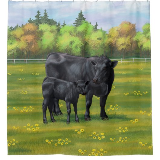 Zwarte Angus-Koe en Cute Calf in zomerperiode Douchegordijn (Voorkant)