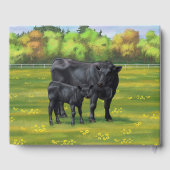 Zwarte Angus-Koe en Cute Calf in zomerperiode Gastenboek (Achterkant)