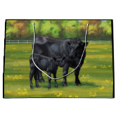 Zwarte Angus-Koe en Cute Calf in zomerperiode Groot Cadeauzakje (Voorkant)