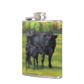 Zwarte Angus-Koe en Cute Calf in zomerperiode Heupfles (Links)