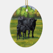 Zwarte Angus-Koe en Cute Calf in zomerperiode Keramisch Ornament (Rechts)