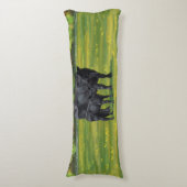 Zwarte Angus-Koe en Cute Calf in zomerperiode Lichaamskussen (Voorkant Verticaal)