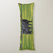 Zwarte Angus-Koe en Cute Calf in zomerperiode Lichaamskussen (Achterkant (Verticaal))