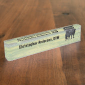 Zwarte Angus-Koe en Cute Calf in zomerperiode Naambordje (Zijkant)