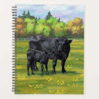 Zwarte Angus-Koe en Cute Calf in zomerperiode Planner