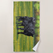 Zwarte Angus-Koe en Cute Calf in zomerperiode Strandlaken (Voorkant)