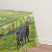 Zwarte Angus-Koe en Cute Calf in zomerperiode Tafelkleed (Voorbeeld)