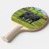 Zwarte Angus-Koe en Cute Calf in zomerperiode Tafeltennisbatje (Voorkant Gekanteld)