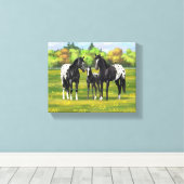 Zwarte appaloosa-paarden in de zomerperiode canvas afdruk (Insitu (Houten vloer))