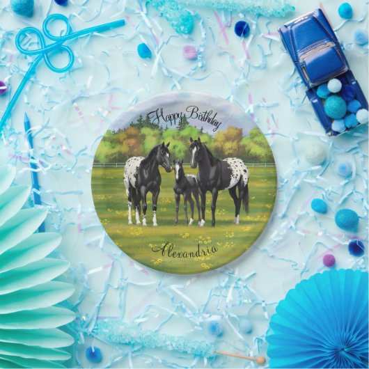 Zwarte appaloosa-paarden in de zomerperiode papieren bordje (Feest)