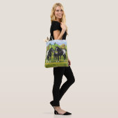 Zwarte appaloosa-paarden in de zomerperiode tote bag (Op model)