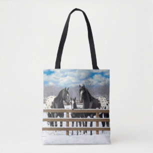 zwarte appaloosa-paarden in sneeuw tote bag