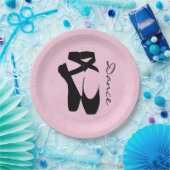 Zwarte balletschoenen en gekleurd papieren bordje (Feest)