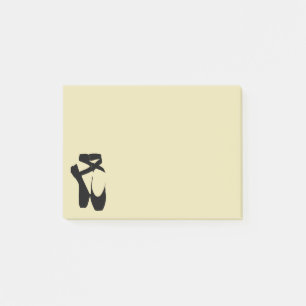 Zwarte balletschoenen en gekleurd post-it® notes