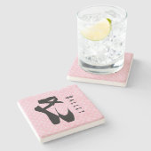 Zwarte balletschoenen en gekleurd stenen onderzetter (Zijkant)