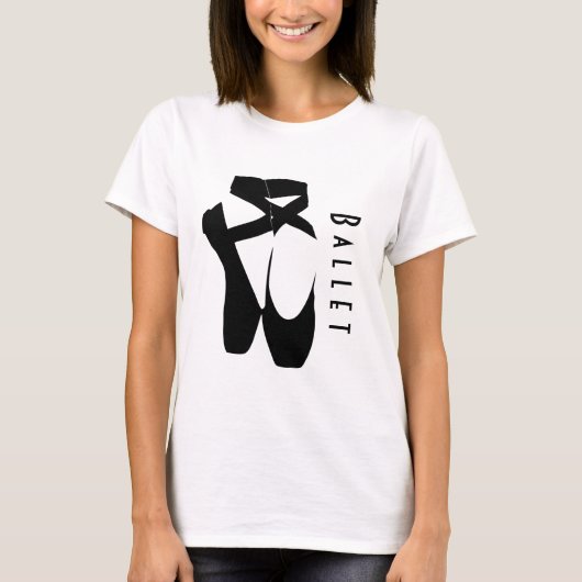 Zwarte balletschoenen en gekleurd t-shirt (Voorkant)