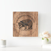 Zwarte Beer Familienaam Rustic Wood Cabin House Grote Klok (Huis)